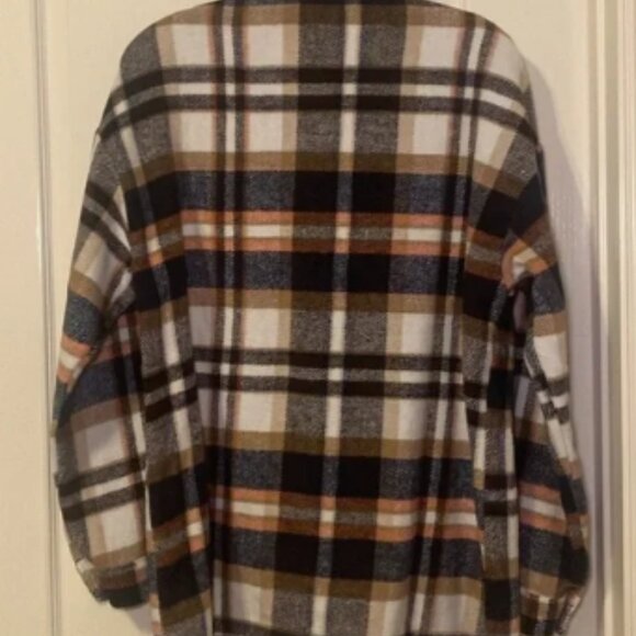 Women’s Multicolor Plaid Shacket Size Large NWOT - Picture 2 of 4